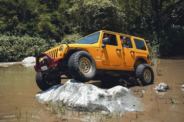 2014 Jeep Wrangler - Black Rhino CHAMBER - Gold Wheel Pros